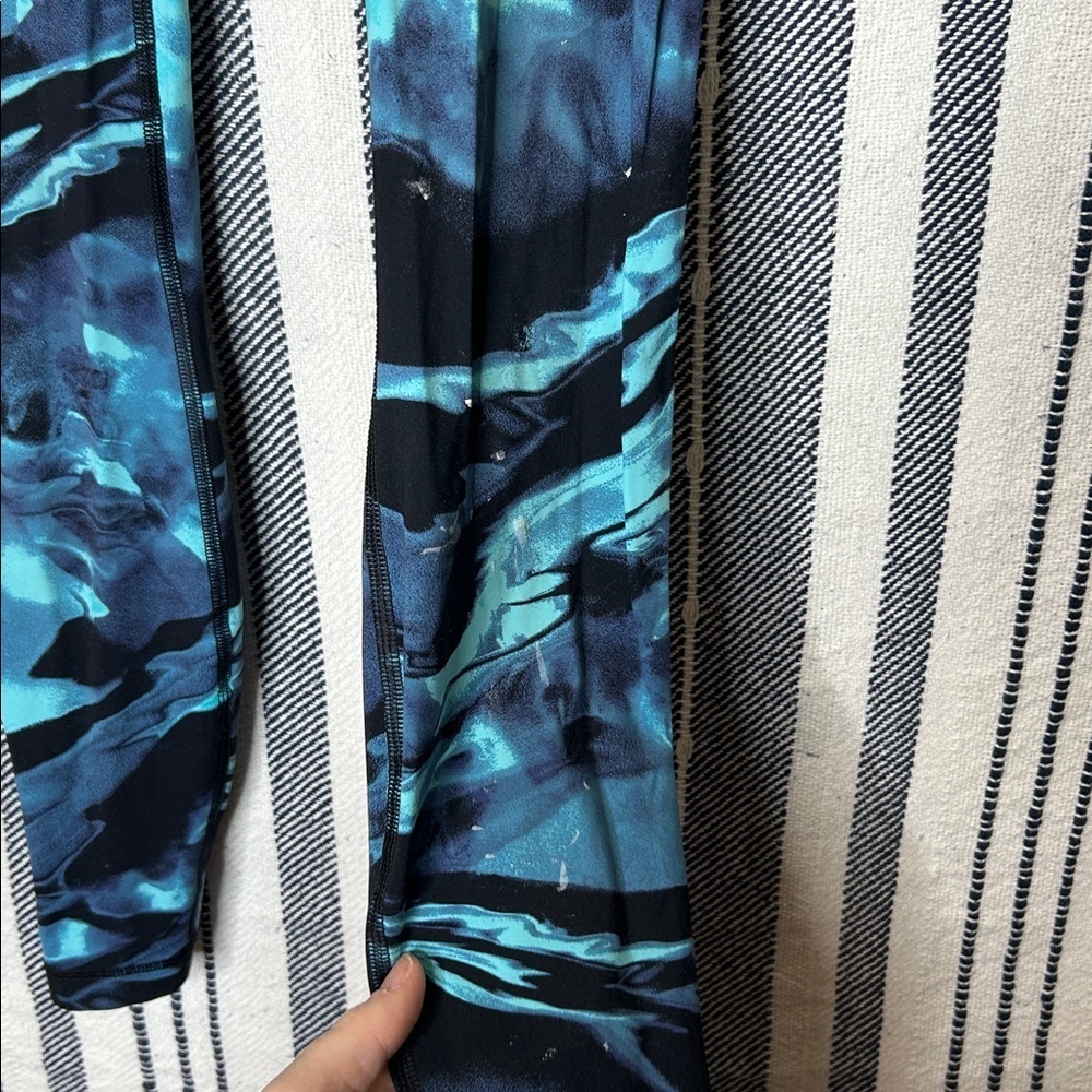 Lululemon Wunder Under Leggings - Picture 2 of 4
